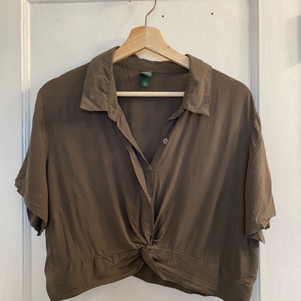Wild Fable Green Crop Collared Blouse